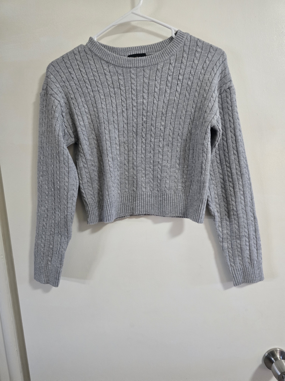Grey Cropped Cable Knit Sweater Womens Small Ribbed Long Sleeve Soft Knit
